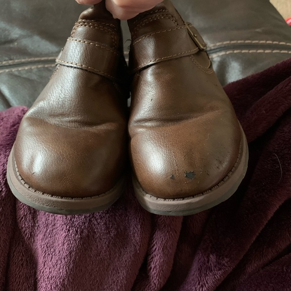 Boots - Picture 2 of 5